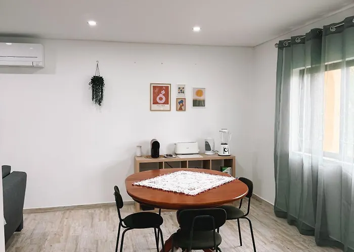 아파트 The House 알보르