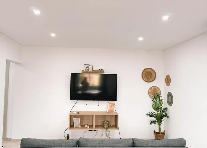 The House 아파트 알보르